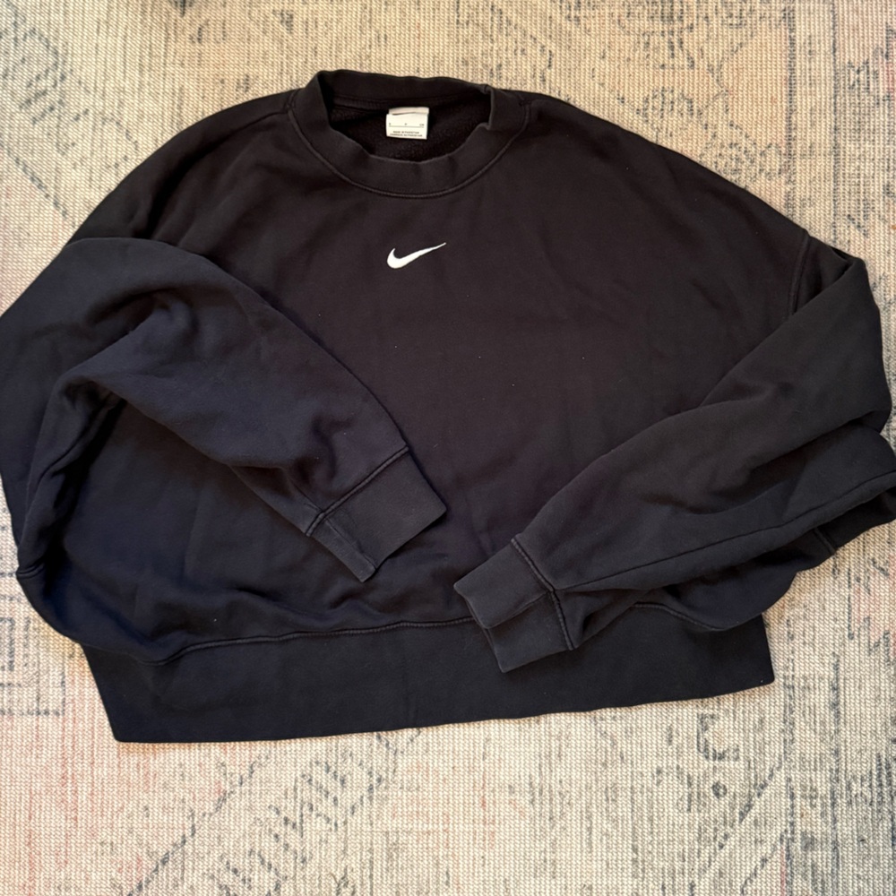 Nike Black Crop Crewneck Sweatshirt